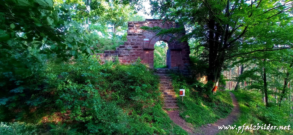 Ruine-Schlosseck~004