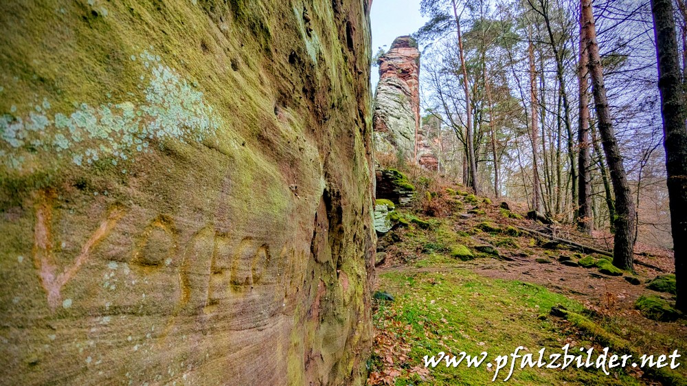 Pferchfeldfelsen~001